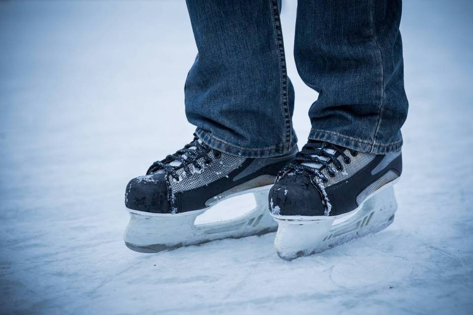 skating-boots-6657328_1280