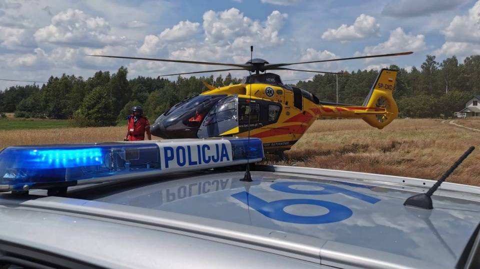 Wypadek w centrum Zelowa: Ranna, 13-letnia rowerzystka śmigłowcem LPRu przetransportowana do "Matki Polki"