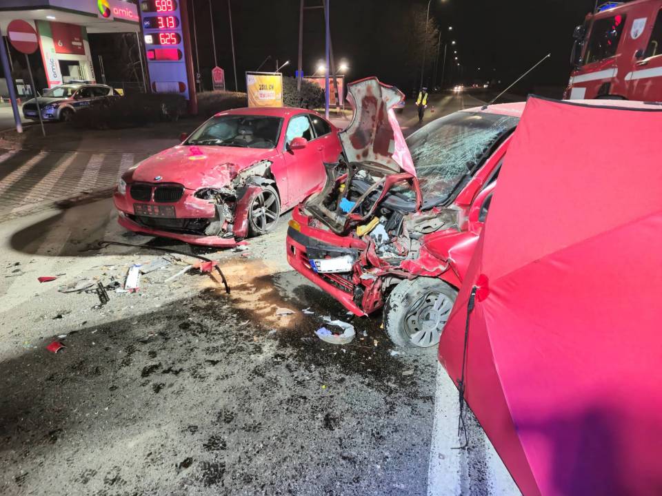 Śmiertelny wypadek na Wojska Polskiego. Nie żyje około 40-letni mężczyzna, dwie osoby w szpitalu