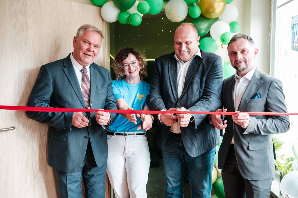 Sala spokoju i empatii – dzieło wolontariuszy Fundacji PGE w SOSW Bełchatów”