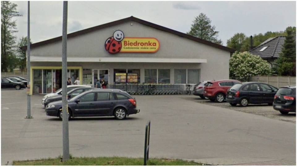 Afera w szczercowskiej Biedronce. Klienci "pocałowali" klamkę, pracownice odsunięte od pracy! Związkowcy komentują: "Próby nacisku i wymuszania rezygnacji z pracy"