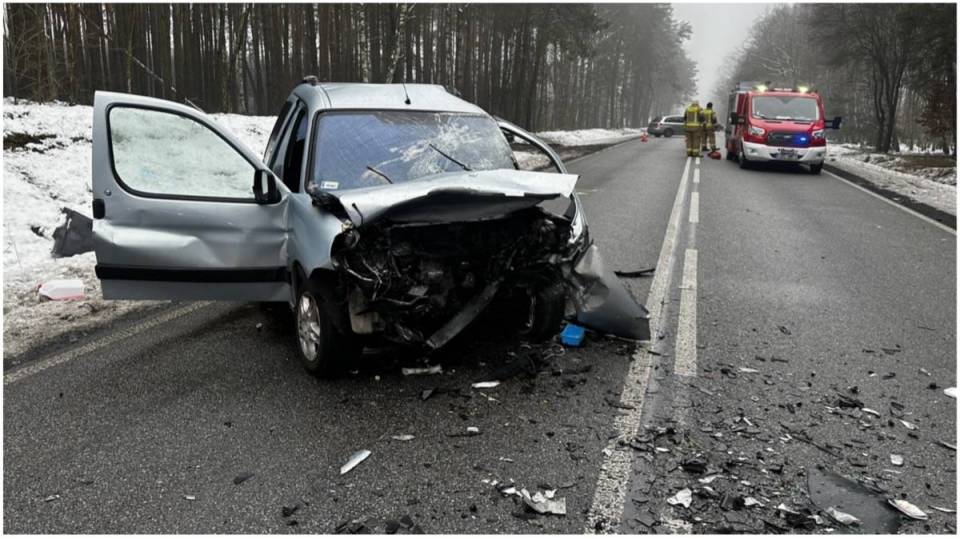 Wypadek na DK 74: Pilnie potrzebna krew dla poszkodowanego 42-latka z Peugeota. Apel o pomoc