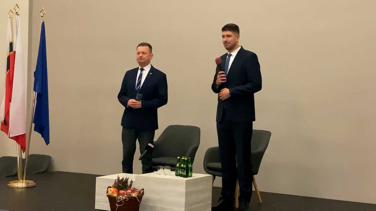Mariusz Błaszczak odwiedził powiat rawski. Minister obrony narodowej spotkał się z mieszkańcami powiatu